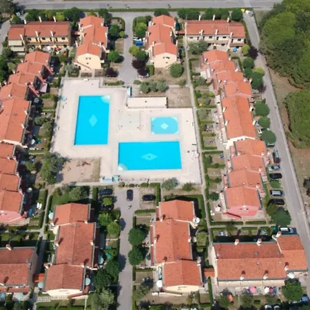 Charming Getaway With Pool * Bibione