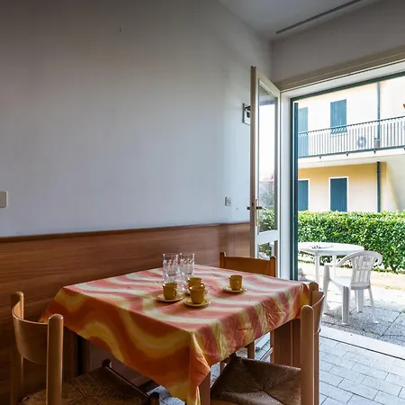 Apartman Charming Getaway With Pool And Playground Bibione